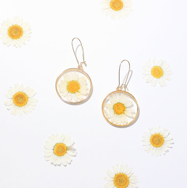 Real Nature Daisy 14K Gold Dangle Earrings